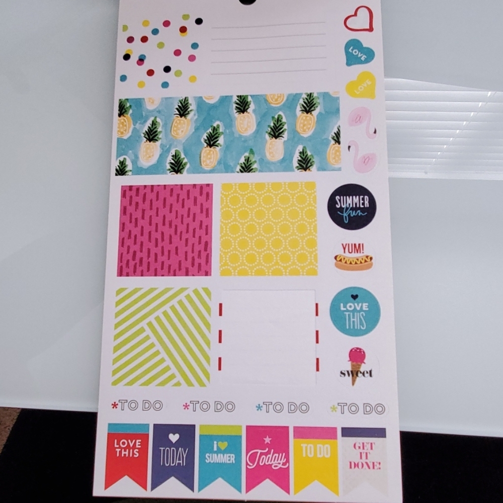 Sticker book - Picture 6 of 8